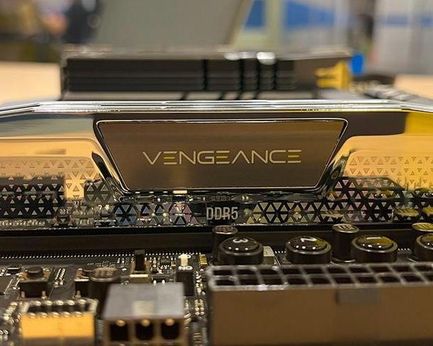 Corsair выводит на рынок оперативную память Vengeance CUDIMM DDR5 с рекордной частотой 10000 MT/s / Платформа ПК / iXBT Live