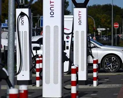 BMW считает, что запрет на автомобили с ДВС в Европе к 2035 году приведет к серьезным последствиям для автопрома / Автомобили, транспорт и аксессуары / iXBT Live