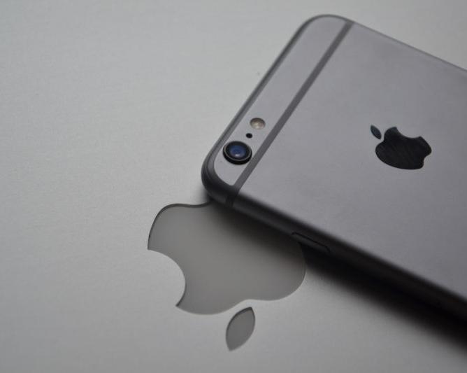 В России разработали технологию бесконтактных платежей для iPhone без Apple Pay / Смартфоны и мобильные телефоны / iXBT Live